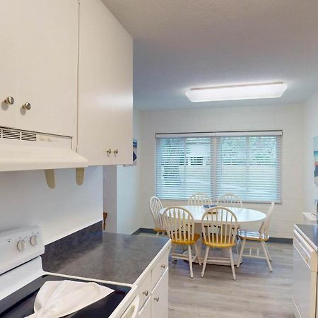 Atlantic Breeze By Jekyll Realty Apartment Jekyll Island Room photo